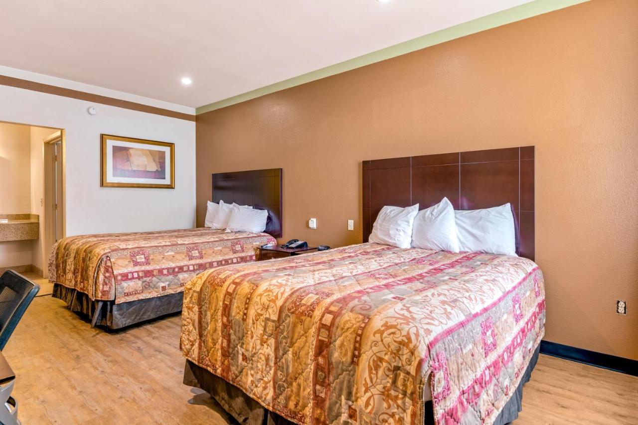 Big Lake Inn And Suites Dış mekan fotoğraf
