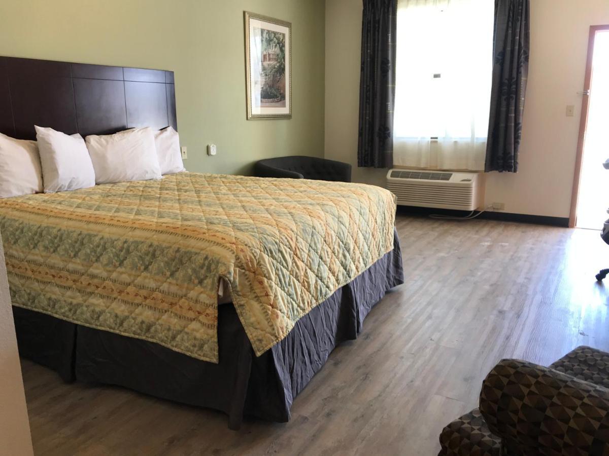 Big Lake Inn And Suites Dış mekan fotoğraf