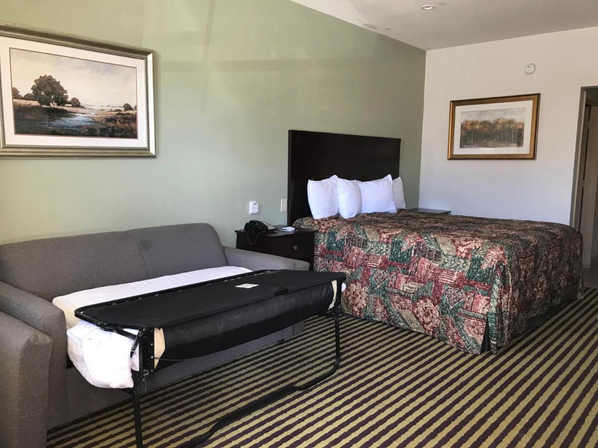 Big Lake Inn And Suites Dış mekan fotoğraf
