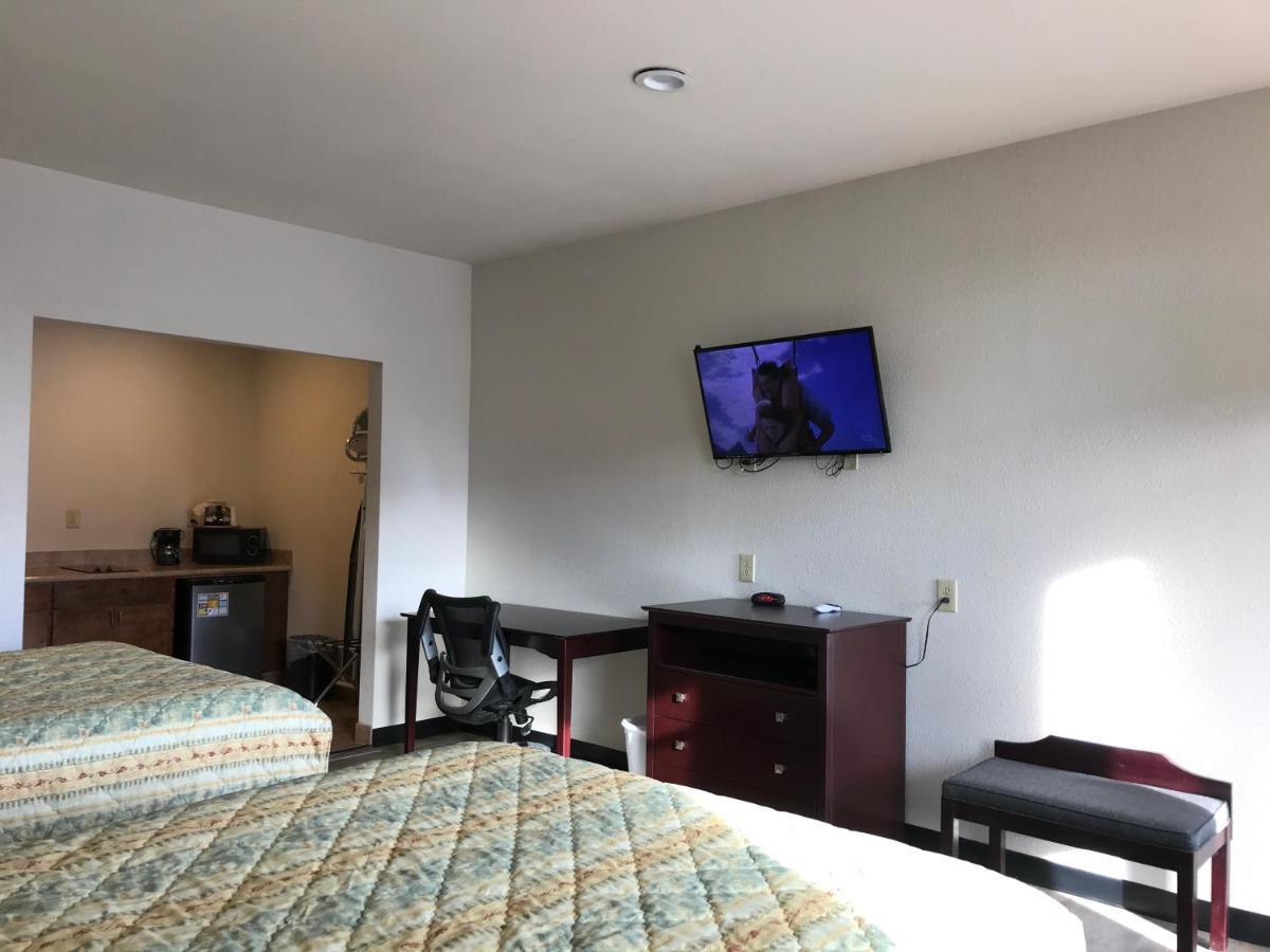 Big Lake Inn And Suites Dış mekan fotoğraf